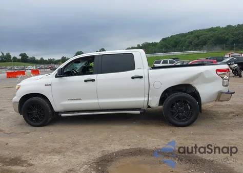 2012 Toyota Tundra Grade 5.7L V8 из США, поврежденный, VIN 5TFDW5F10CX261167